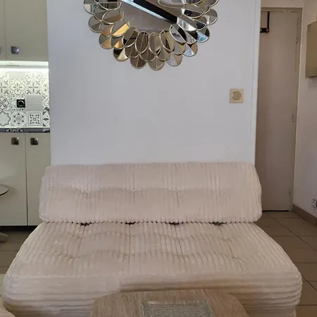 Lägenhet Charment Petit T2 En Duplex Piscine