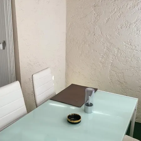 Charment Petit T2 En Duplex Piscine Lägenhet *