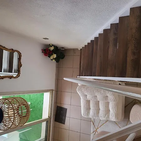 Lägenhet Charment Petit T2 En Duplex Piscine Sainte-Maxime
