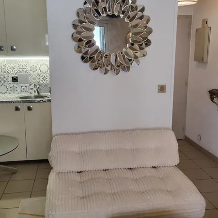 Lägenhet Charment Petit T2 En Duplex Piscine