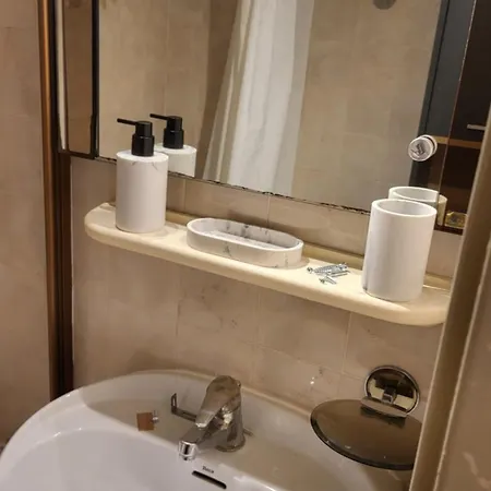 Charment Petit T2 En Duplex Piscine Lägenhet