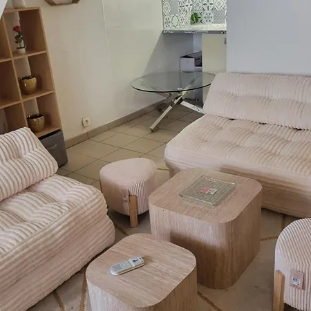 Charment Petit T2 En Duplex Piscine Lägenhet *